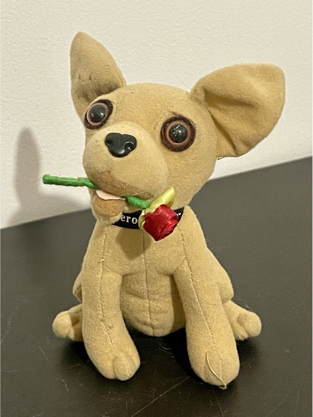 Applause Taco Bell "Yo Quiero" Chihuahua Dog with Rose Plush 7" (Not Working)